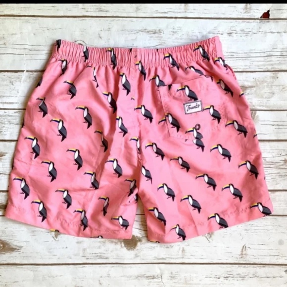 Franks swim trunks -Small
Australia pink toucan